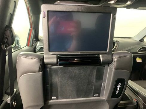 New 2026 Chrysler Pacifica Select image 16