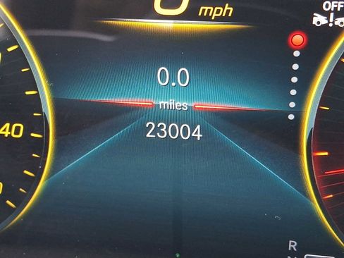 Used 2023 Mercedes-Benz CLA 250 4MATIC image 15