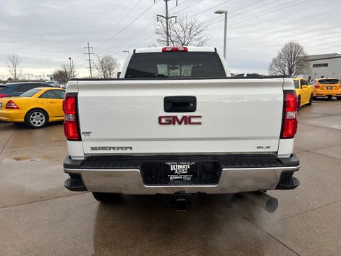 Used 2018 GMC Sierra 3500 SLE w/ SLE Preferred Package image 4