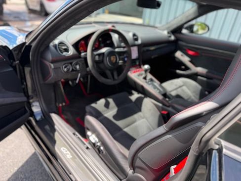 Used 2020 Porsche 718 Cayman GT4 RWD image 94