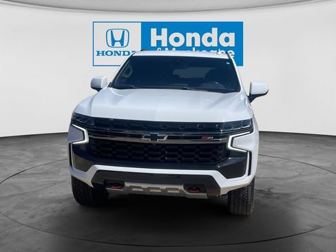 Used 2022 Chevrolet Suburban Z71 w/ Luxury Package AWD/4WD image 2