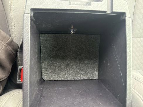 Used 2022 Toyota Tacoma SR5 w/ SR5 Appearance Package (SM) image 27