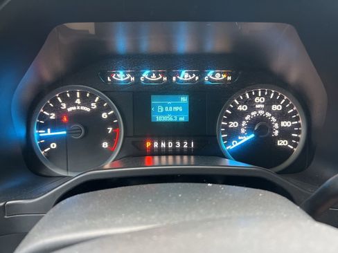 Used 2015 Ford F150 XLT image 12