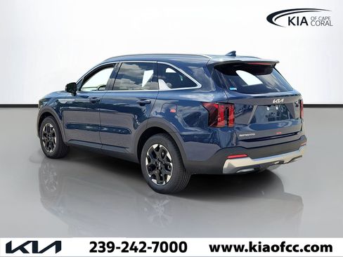 New 2026 Kia Sorento S FWD image 4