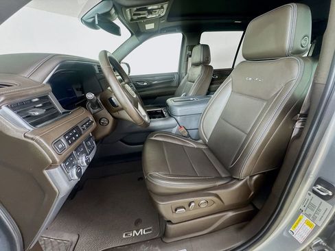 Used 2023 GMC Yukon Denali w/ Max Trailering Package image 12