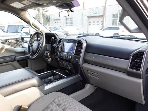 Used 2022 Ford F250 XLT w/ Black Appearance Package image 32