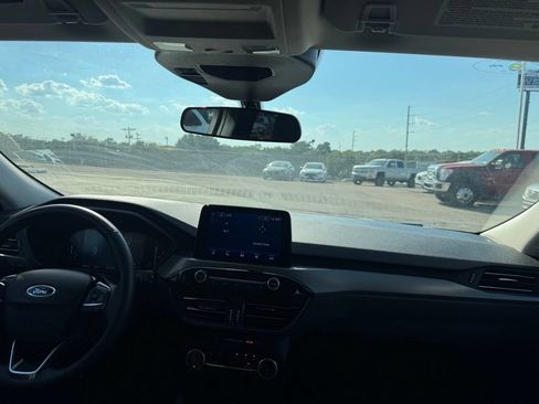 Used 2023 Ford Escape Active w/ Cold Weather Package FWD image 10