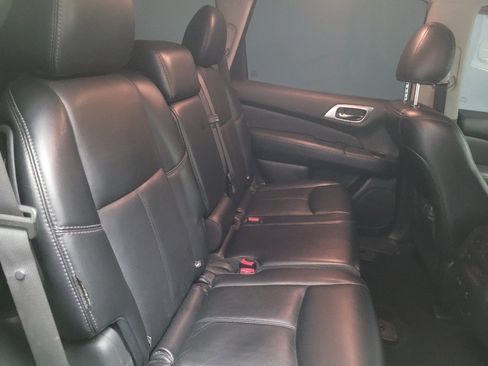 Used 2019 Nissan Pathfinder SL w/ Cargo Package FWD image 19
