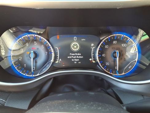New 2026 Chrysler Pacifica Select AWD/4WD image 16