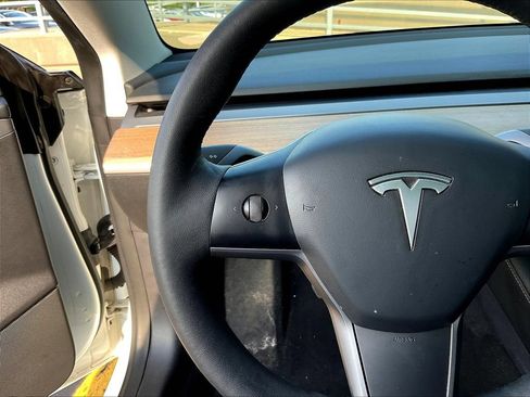 Used 2021 Tesla Model 3 Standard Range Plus RWD image 11