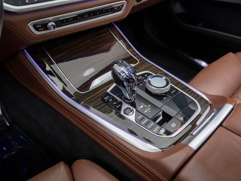 Used 2020 BMW X5 M50i w/ Executive Package image 11