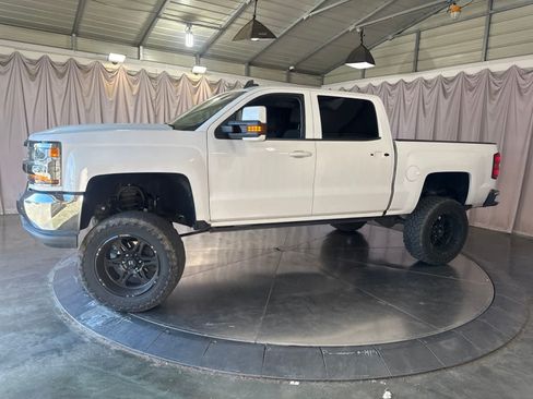 Used 2018 Chevrolet Silverado 1500 LT w/ Max Trailering Package AWD/4WD image 8