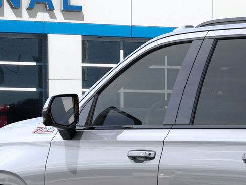 New 2026 Chevrolet Suburban Z71 w/ Comfort Package image 12