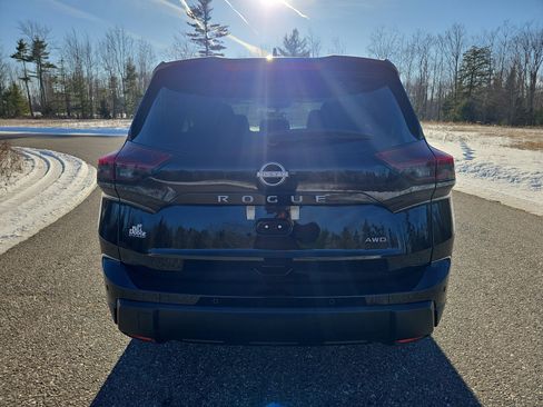 New 2026 Nissan Rogue S image 6