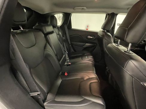 Used 2020 Jeep Cherokee Latitude Plus w/ Cold Weather Group image 24