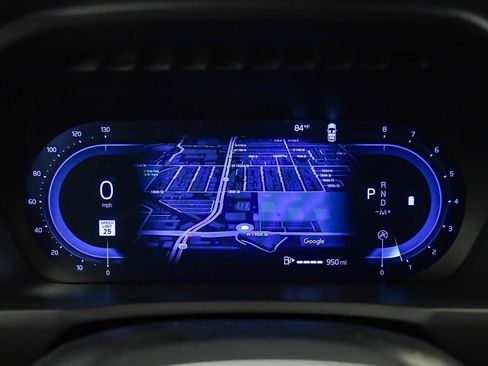 Certified 2025 Volvo XC90 B6 Plus image 33