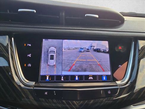 Used 2022 Cadillac XT6 Premium Luxury w/ LPO, ONYX Package FWD image 13