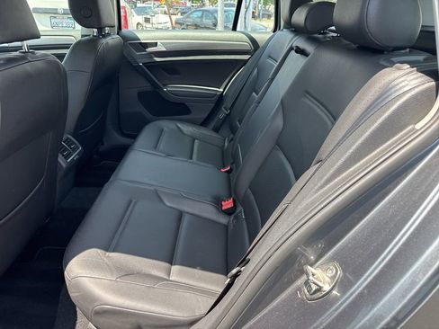 Used 2018 Volkswagen Golf SE FWD image 18