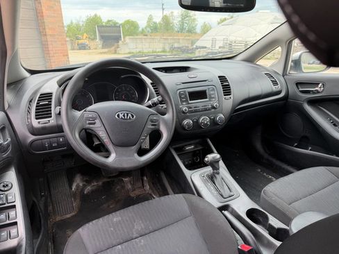 Used 2014 Kia Forte LX FWD image 9