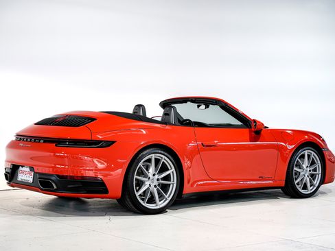 Used 2022 Porsche 911 Carrera image 3