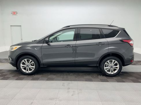 Used 2018 Ford Escape SEL image 2