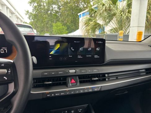 Used 2025 Kia K4 FWD image 17