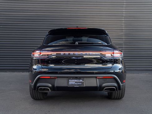 Used 2025 Porsche Macan image 28