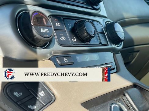 Used 2015 GMC Yukon XL SLT w/ Open Road Package AWD/4WD image 37