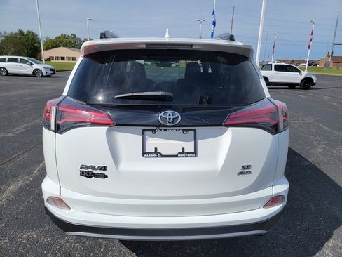 Used 2018 Toyota RAV4 SE w/ Power Extra Value Package image 17
