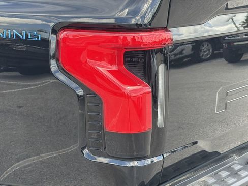 Used 2024 Ford F150 Lightning XLT AWD/4WD image 7