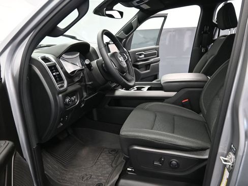Used 2025 RAM 1500 Big Horn AWD/4WD image 16