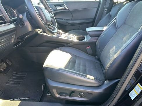 Used 2024 Mitsubishi Outlander SE image 9