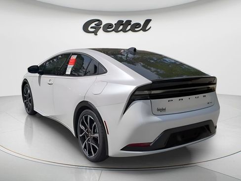 New 2025 Toyota Prius Plug-In Hybrid FWD image 7