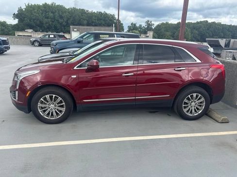 Used 2017 Cadillac XT5 Luxury AWD/4WD image 2