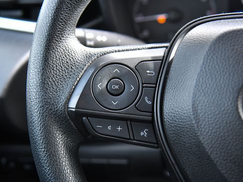 Used 2025 Toyota Corolla LE image 30