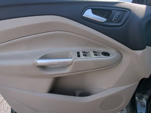 Used 2019 Ford Escape SE FWD image 12