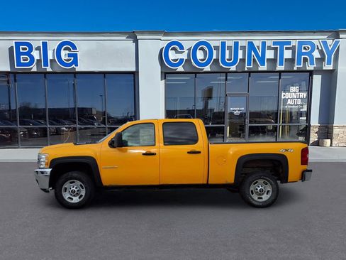 Used 2013 Chevrolet Silverado 2500 W/T AWD/4WD image 2