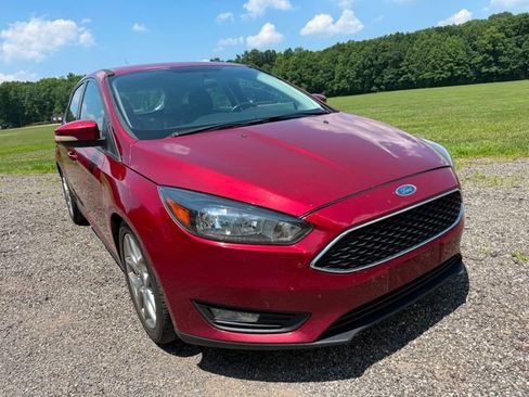 Used 2015 Ford Focus SE w/ Equipment Group 201A FWD image 6