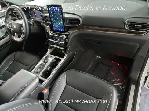 Used 2024 Ford Explorer Limited w/ Limited Technology Package AWD/4WD image 25