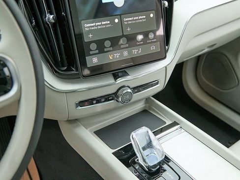 New 2026 Volvo XC60 B5 Ultra w/ Protection Package Premier image 15