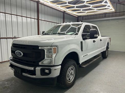 Used 2022 Ford F250 XL w/ Power Equipment Group image 3