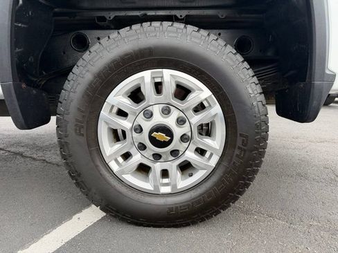 Used 2024 Chevrolet Silverado 2500 LT w/ Convenience Package AWD/4WD image 5