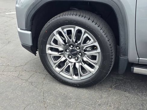 Used 2023 GMC Sierra 1500 Denali Ultimate AWD/4WD image 5