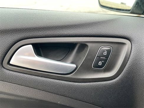 Used 2018 Ford Escape SE image 29