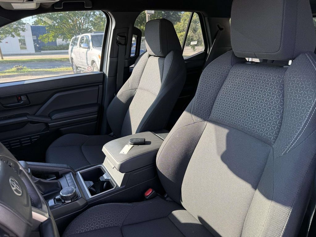 Certified 2025 Toyota 4Runner SR5 AWD/4WD image 10