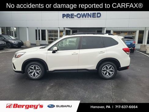 Used 2021 Subaru Forester Premium image 2