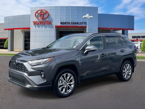 Used 2025 Toyota RAV4 XLE Premium w/ Weather Package AWD/4WD image 5