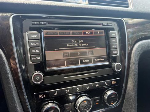 Used 2014 Volkswagen Passat TDI SEL Premium FWD image 20