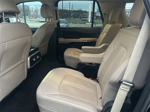 Used 2024 Ford Expedition Limited image 13