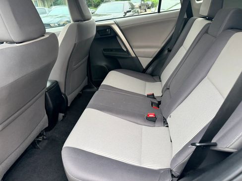 Used 2013 Toyota RAV4 XLE FWD image 18